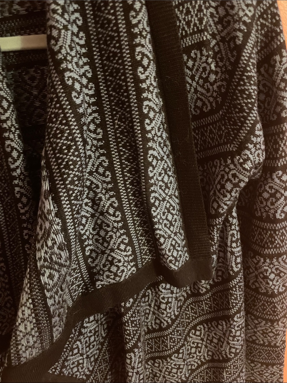 Forever 21 Black and Blue Open-Front Patterned Cardigan - Picture 2 of 7